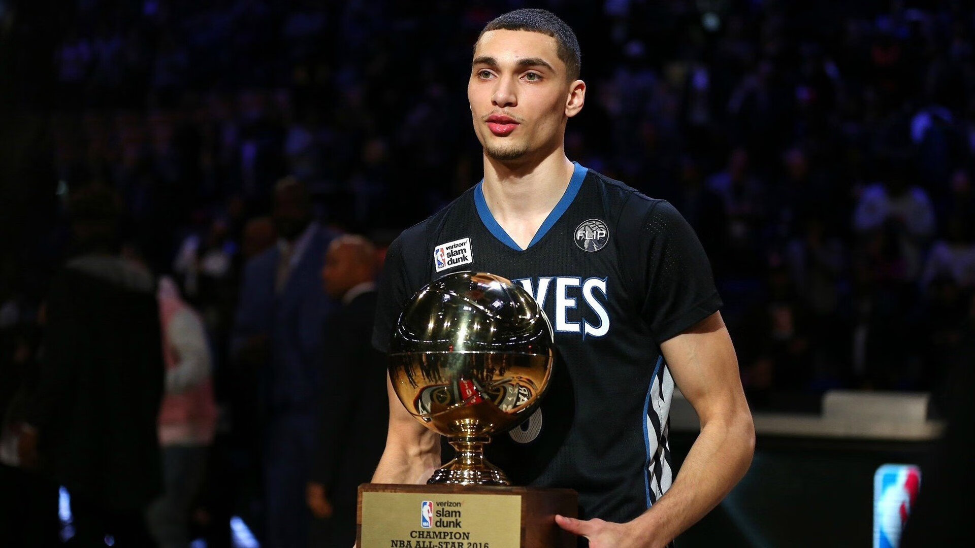 _极夜冰川滑雪：在北极光中疾驰_，北极光滑雪场